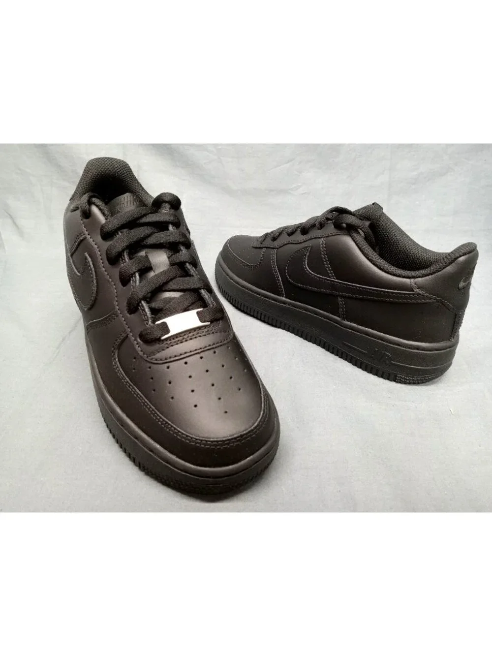 Nike Air Force 1 LE (GS) Sneakers Leather Triple Black Boys Size 4.5 NEW NO BOX!